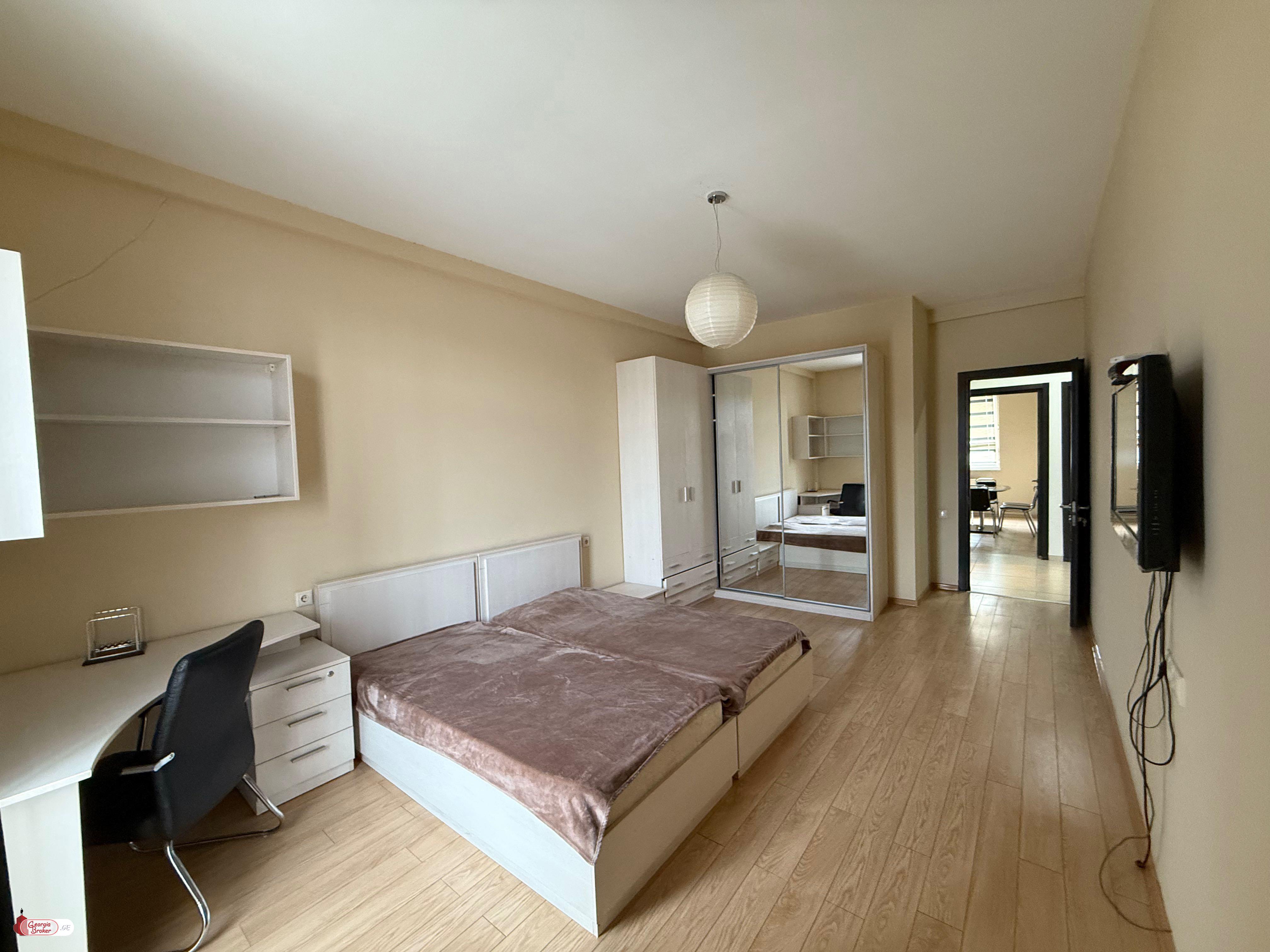 იყიდება ახალი გარემონტებული 4 ოთახიანი ბინა