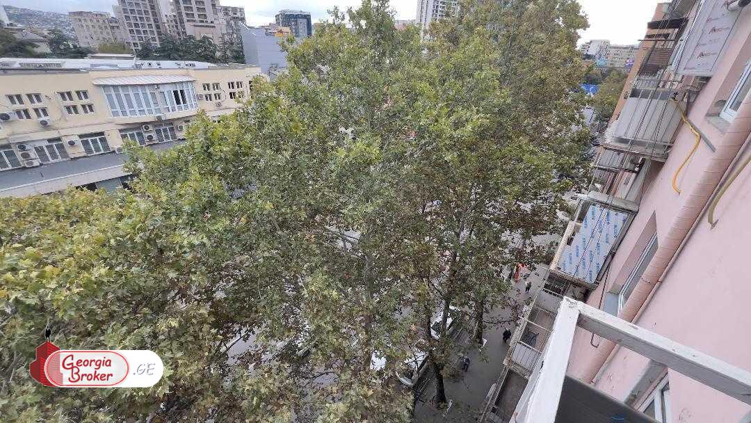 продается квартира с новым ремонтом 3-комнаты