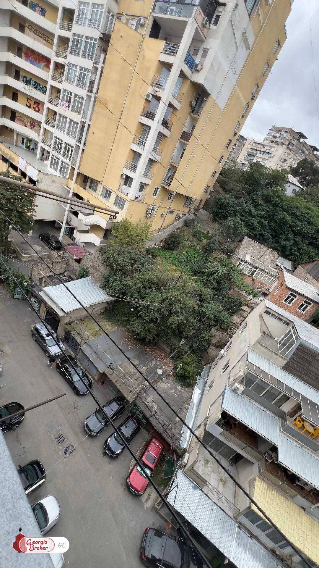 продается квартира с новым ремонтом 3-комнаты