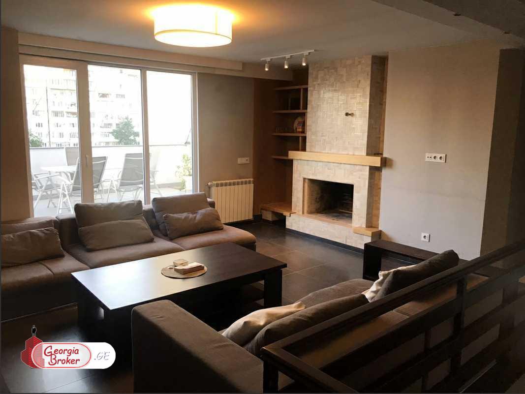 продается квартира с новым ремонтом 5-комнат