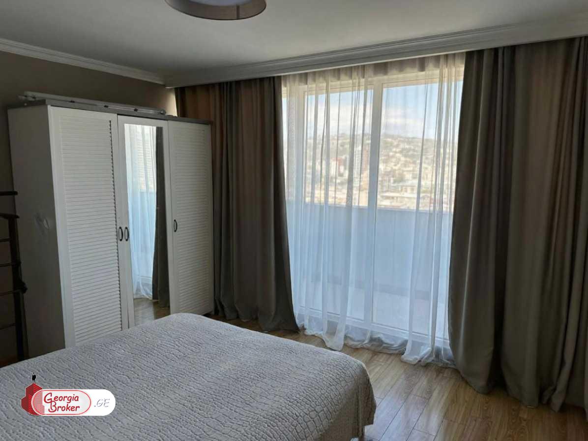 продается квартира с новым ремонтом 5-комнат