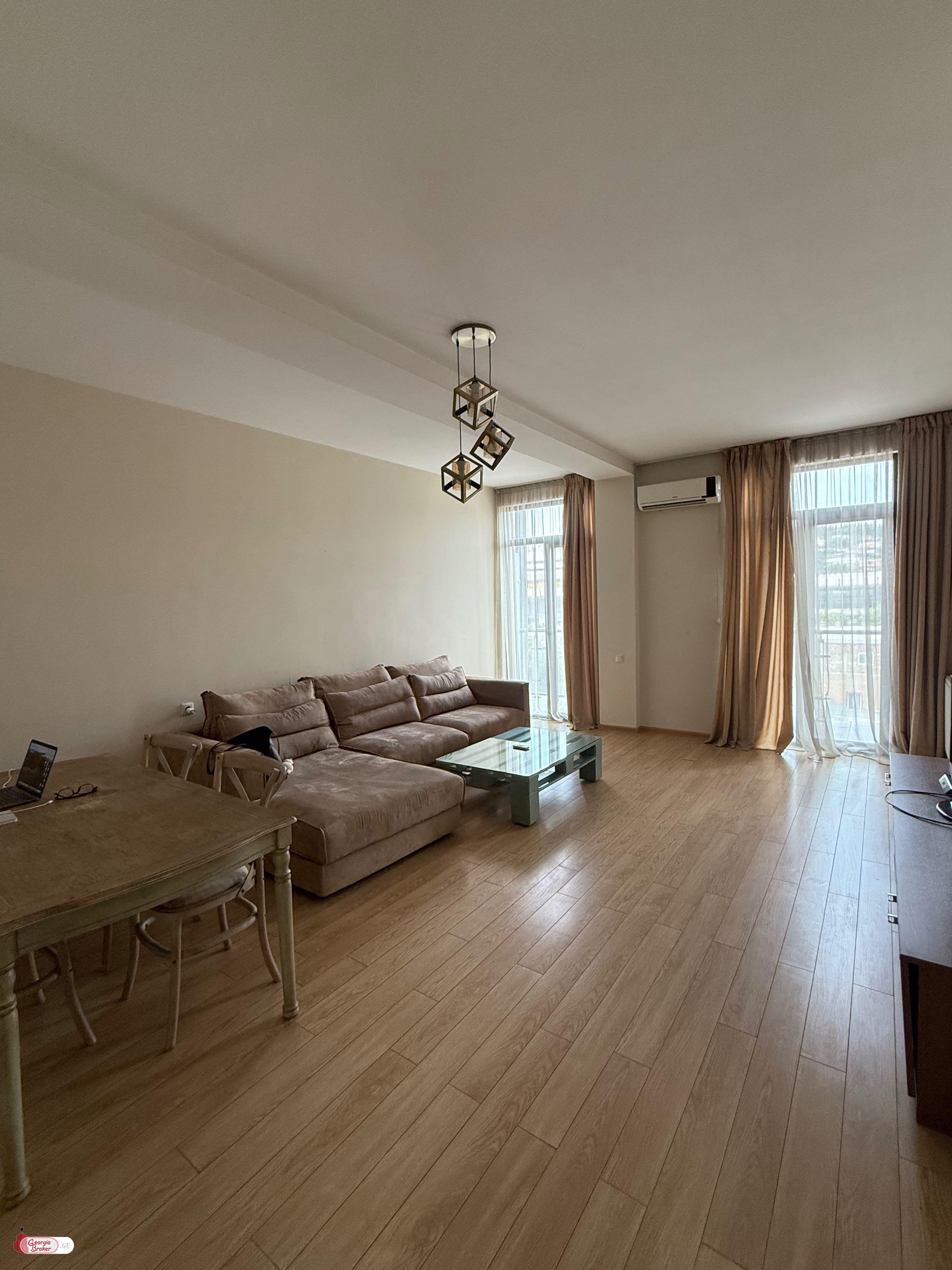 იყიდება ახალი გარემონტებული 4 ოთახიანი ბინა