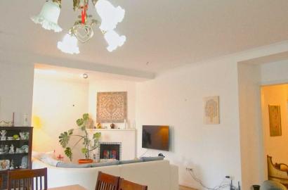 продается квартира с новым ремонтом 5-комнат