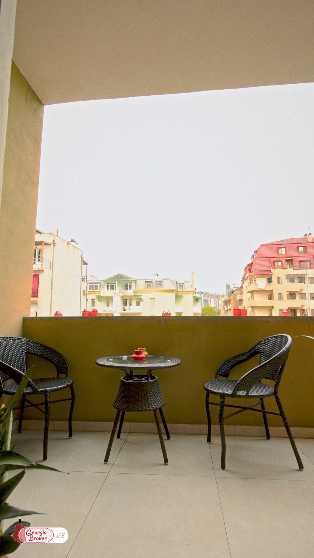 продается квартира с новым ремонтом 5-комнат