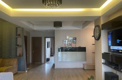 продается квартира с новым ремонтом 4-комнаты