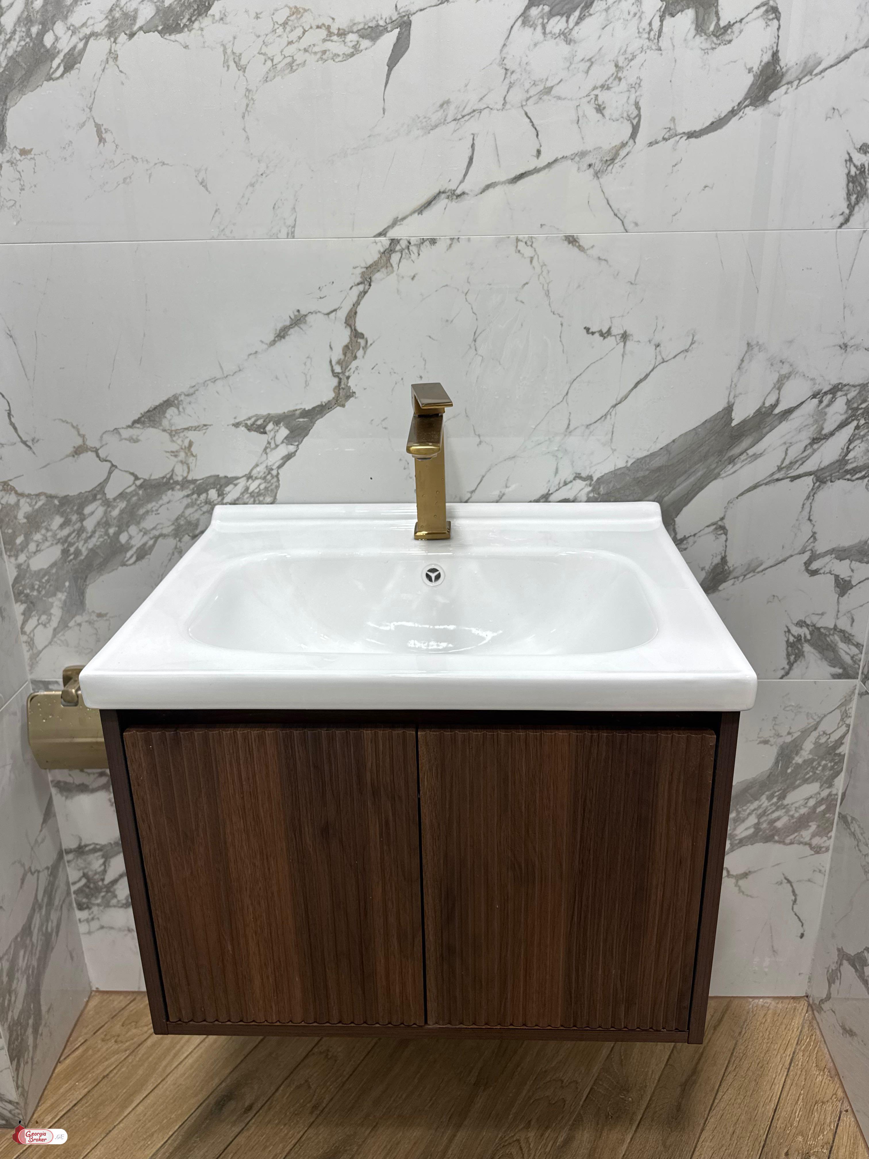 იყიდება ახალი გარემონტებული 2 ოთახიანი ბინა