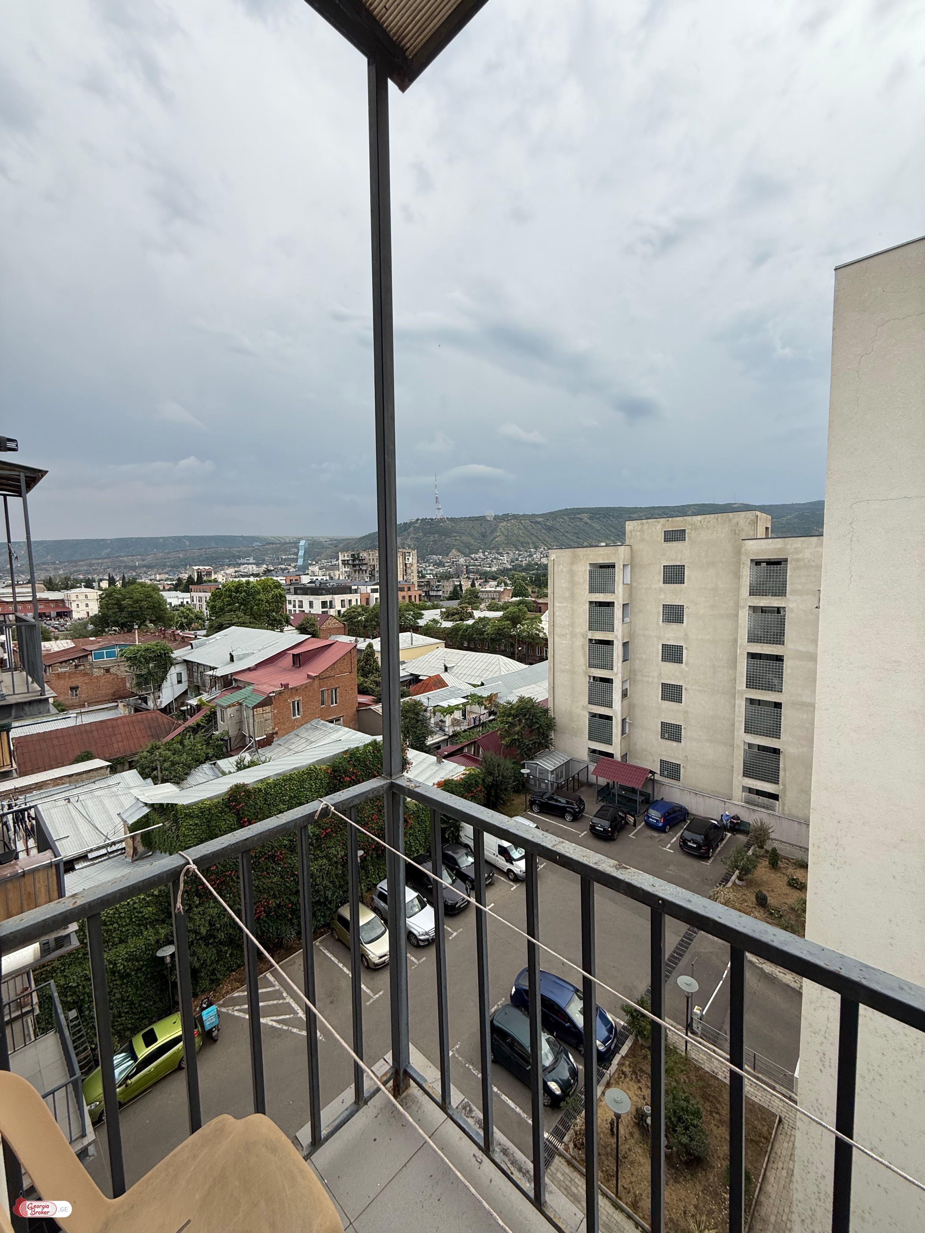 იყიდება ახალი გარემონტებული 4 ოთახიანი ბინა