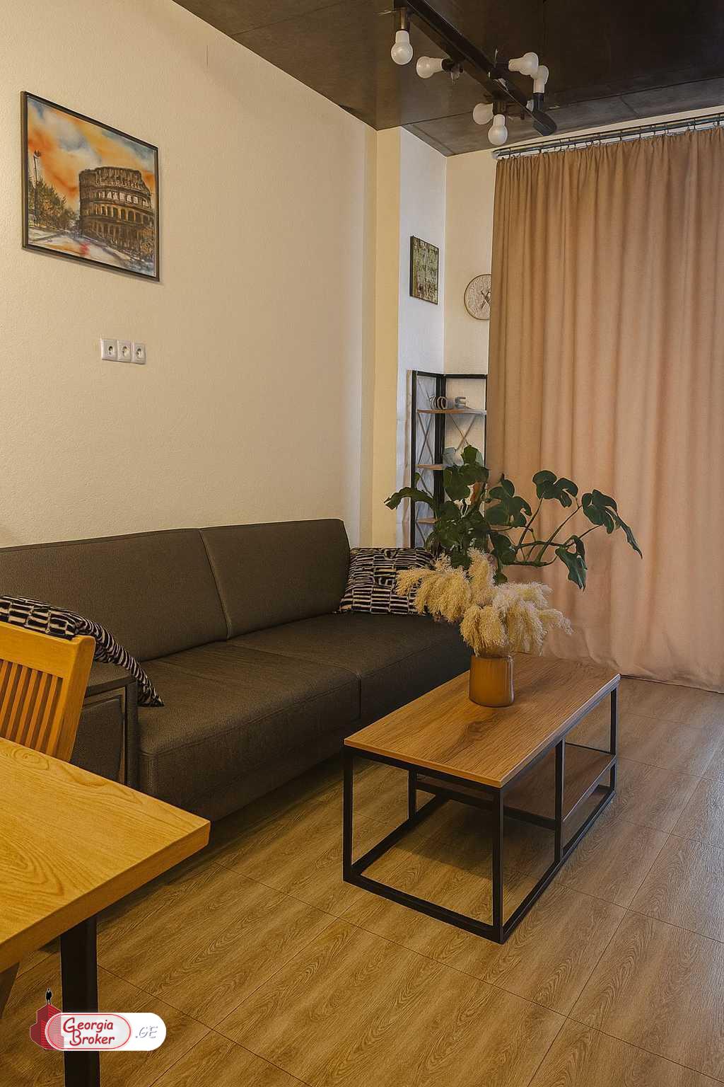 nearly repaired 2-room apartment for sale