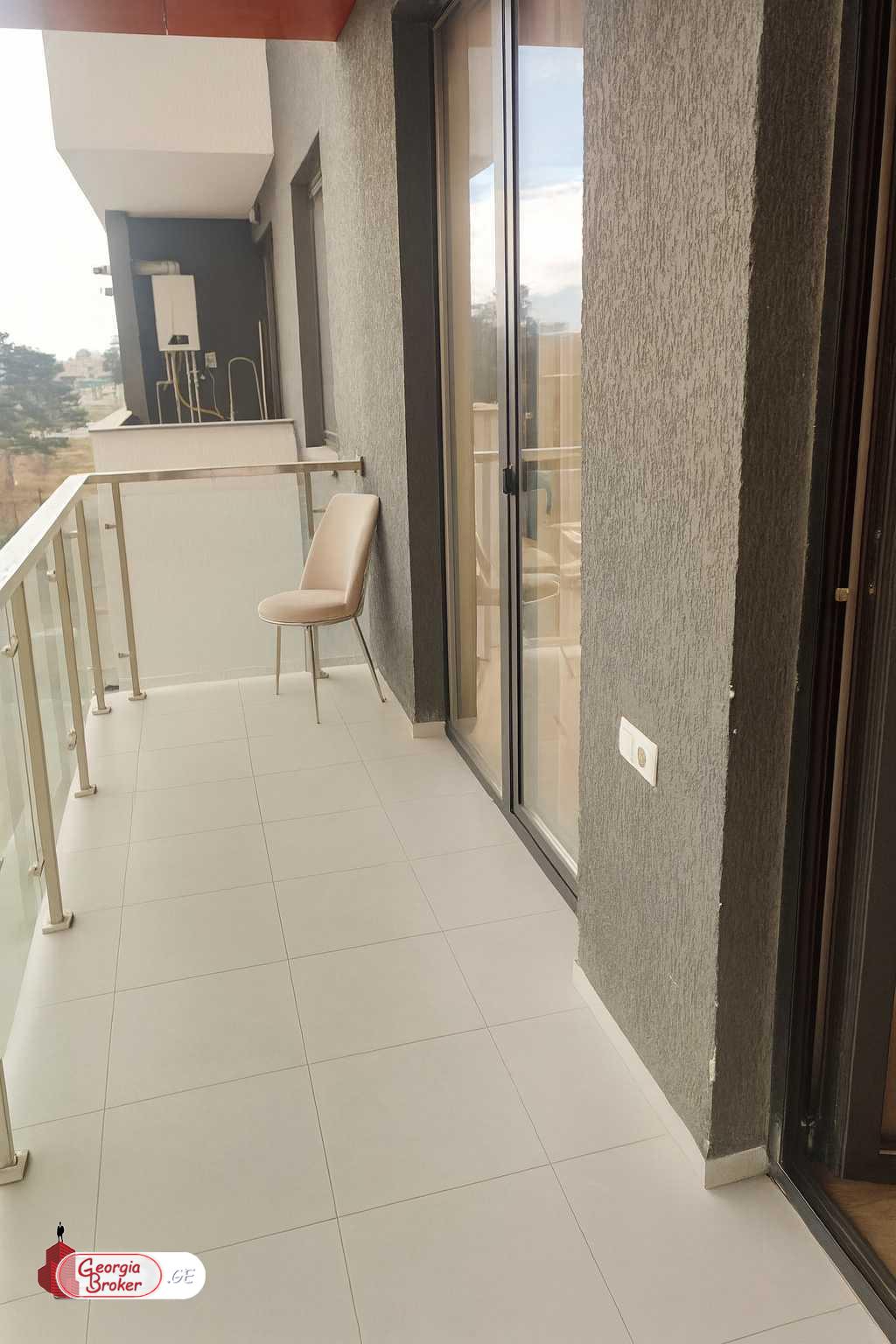 nearly repaired 2-room apartment for sale