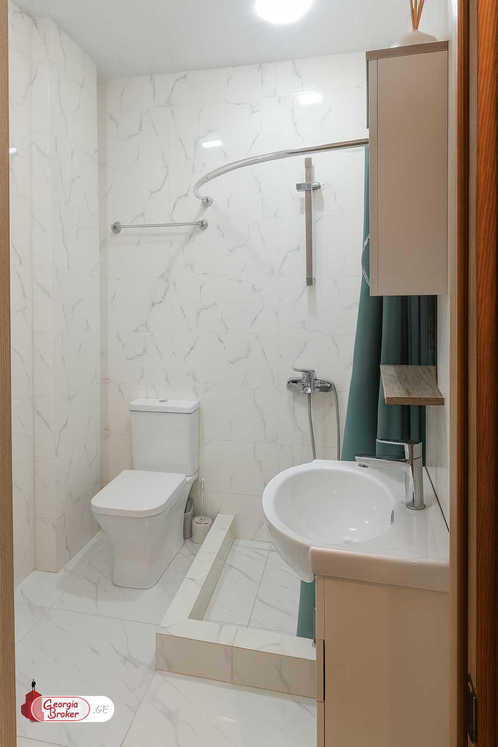 nearly repaired 2-room apartment for sale