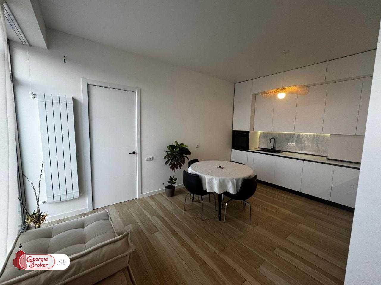 იყიდება ახალი გარემონტებული 2 ოთახიანი ბინა