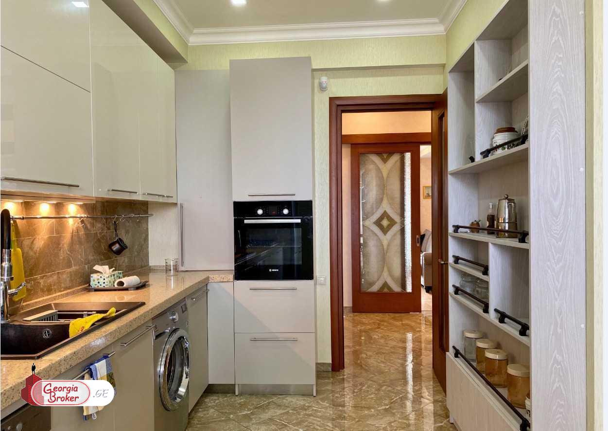 იყიდება ახალი გარემონტებული 4 ოთახიანი ბინა