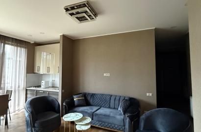 продается квартира с новым ремонтом 3-комнаты