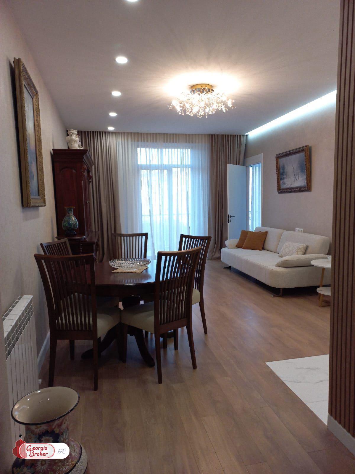 იყიდება ახალი გარემონტებული 4 ოთახიანი ბინა