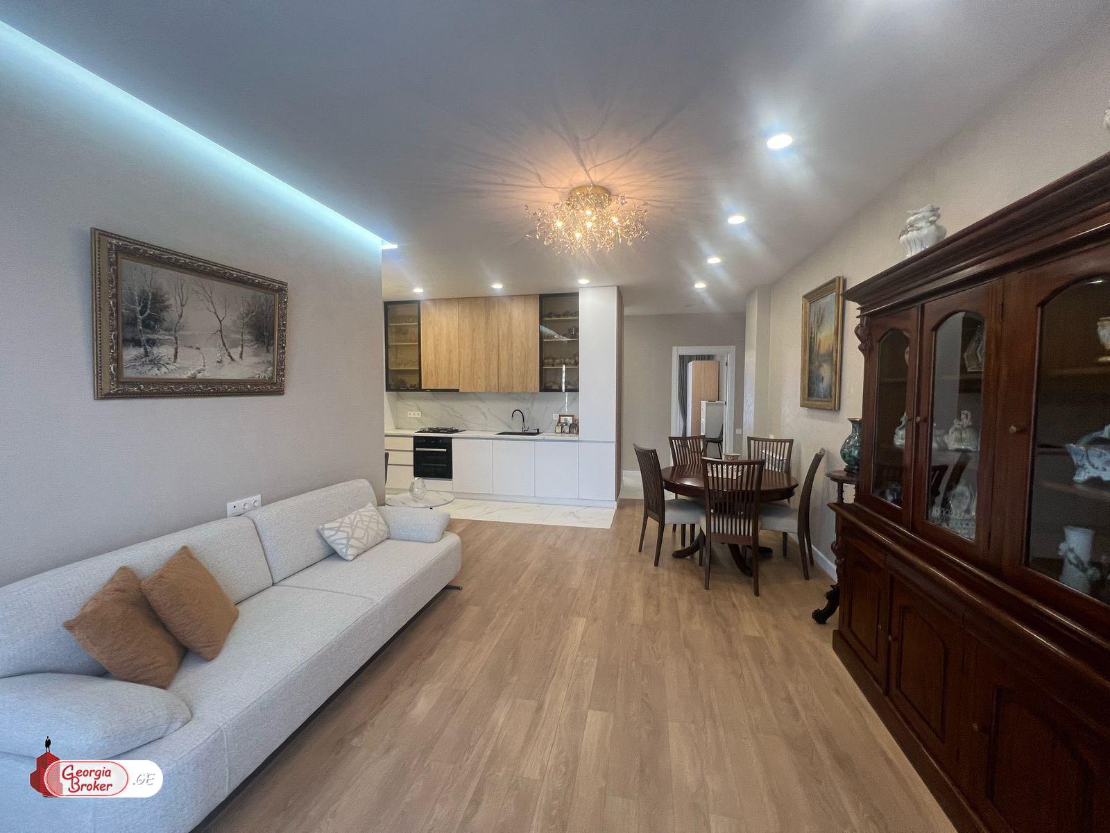 იყიდება ახალი გარემონტებული 4 ოთახიანი ბინა