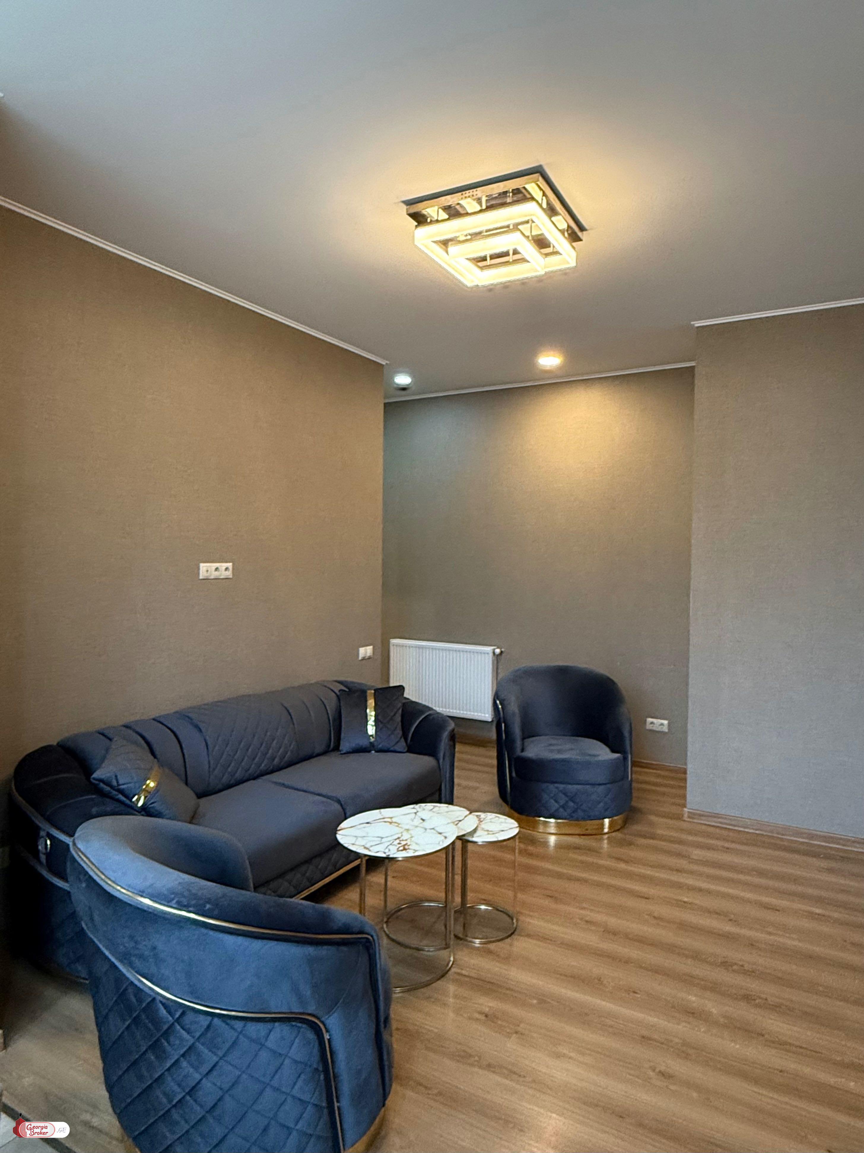 продается квартира с новым ремонтом 3-комнаты