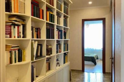 продается квартира с новым ремонтом 4-комнаты