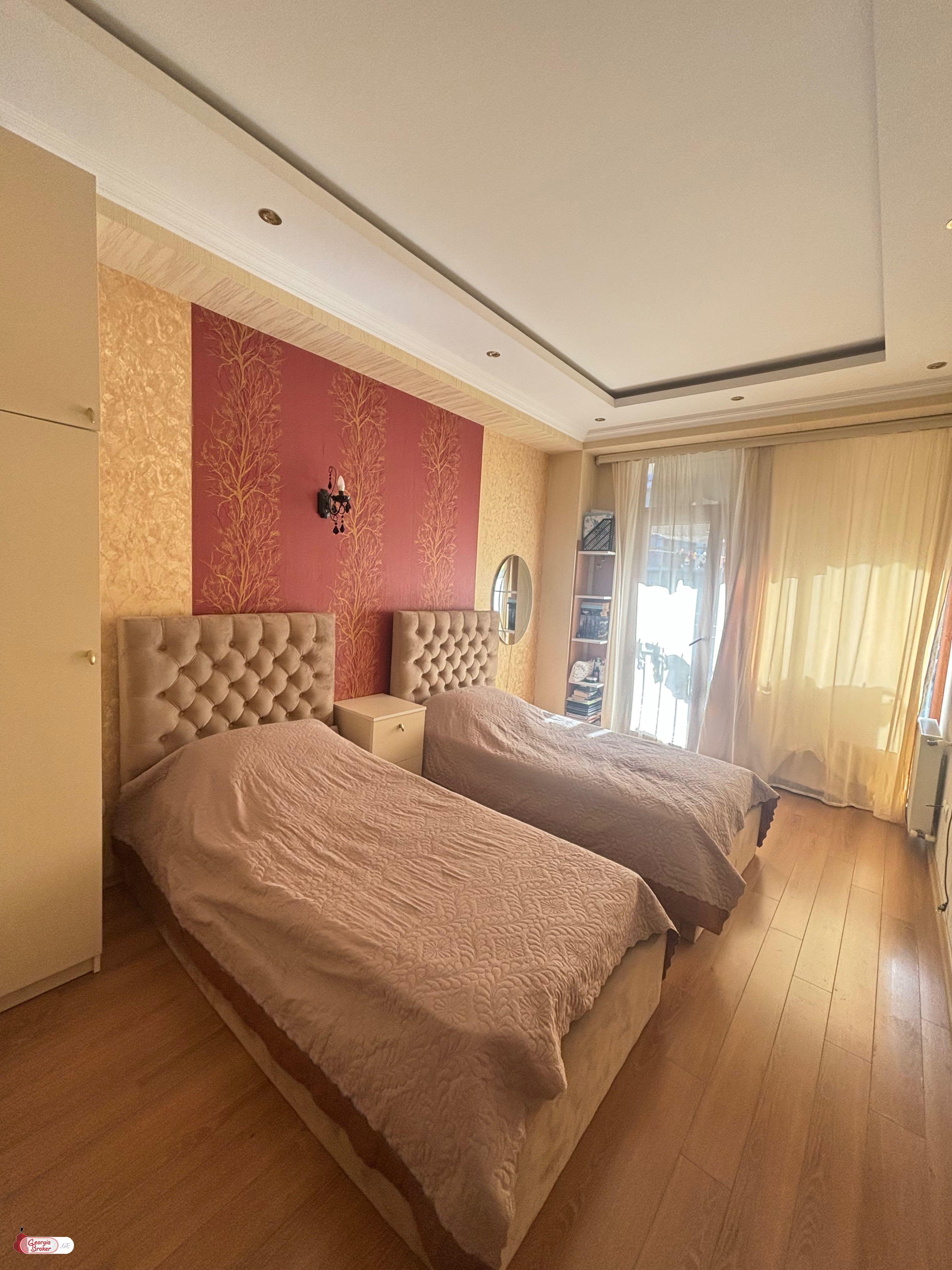 продается квартира с новым ремонтом 3-комнаты