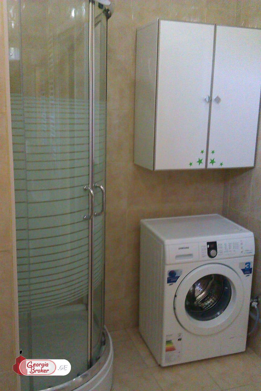 продается квартира с новым ремонтом 3-комнаты