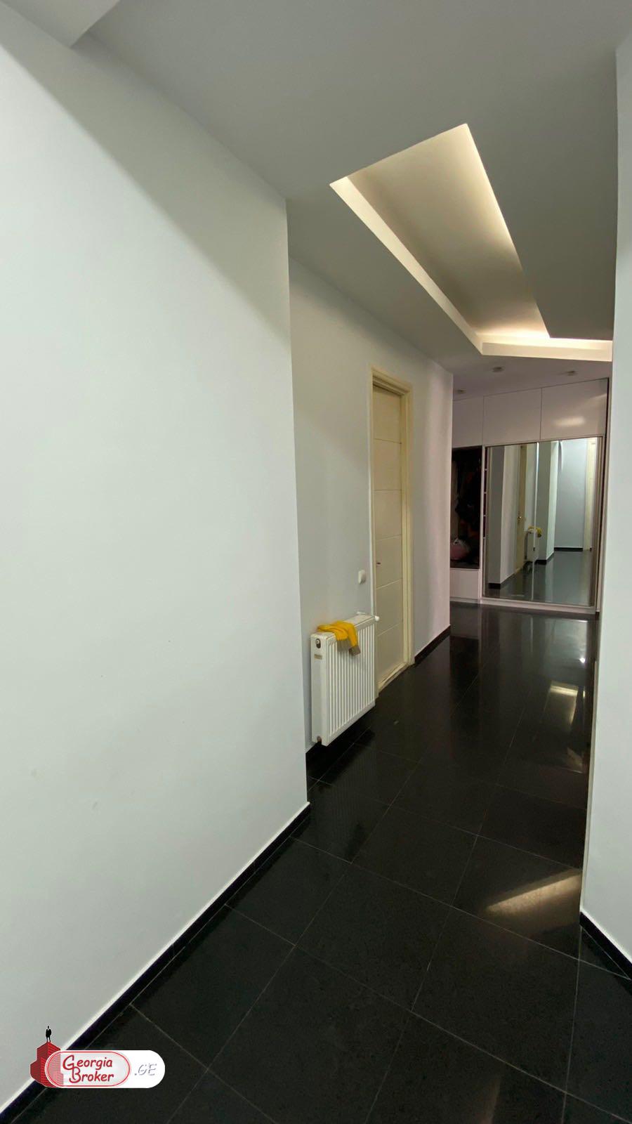 nearly repaired 3-room apartment for sale