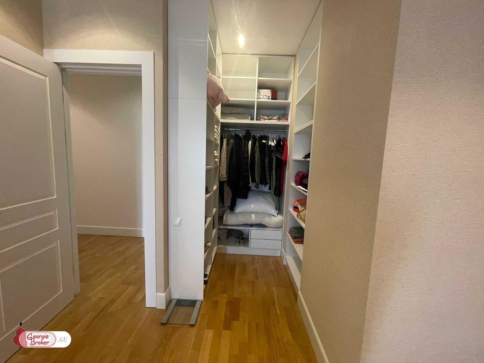 nearly repaired 3-room apartment for sale