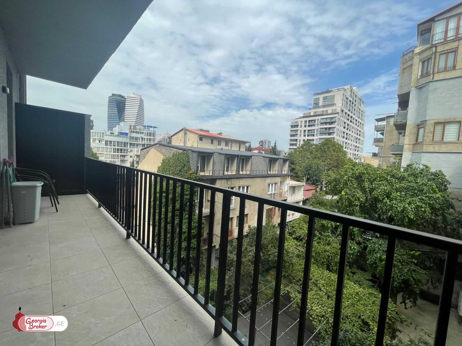 nearly repaired 3-room apartment for sale