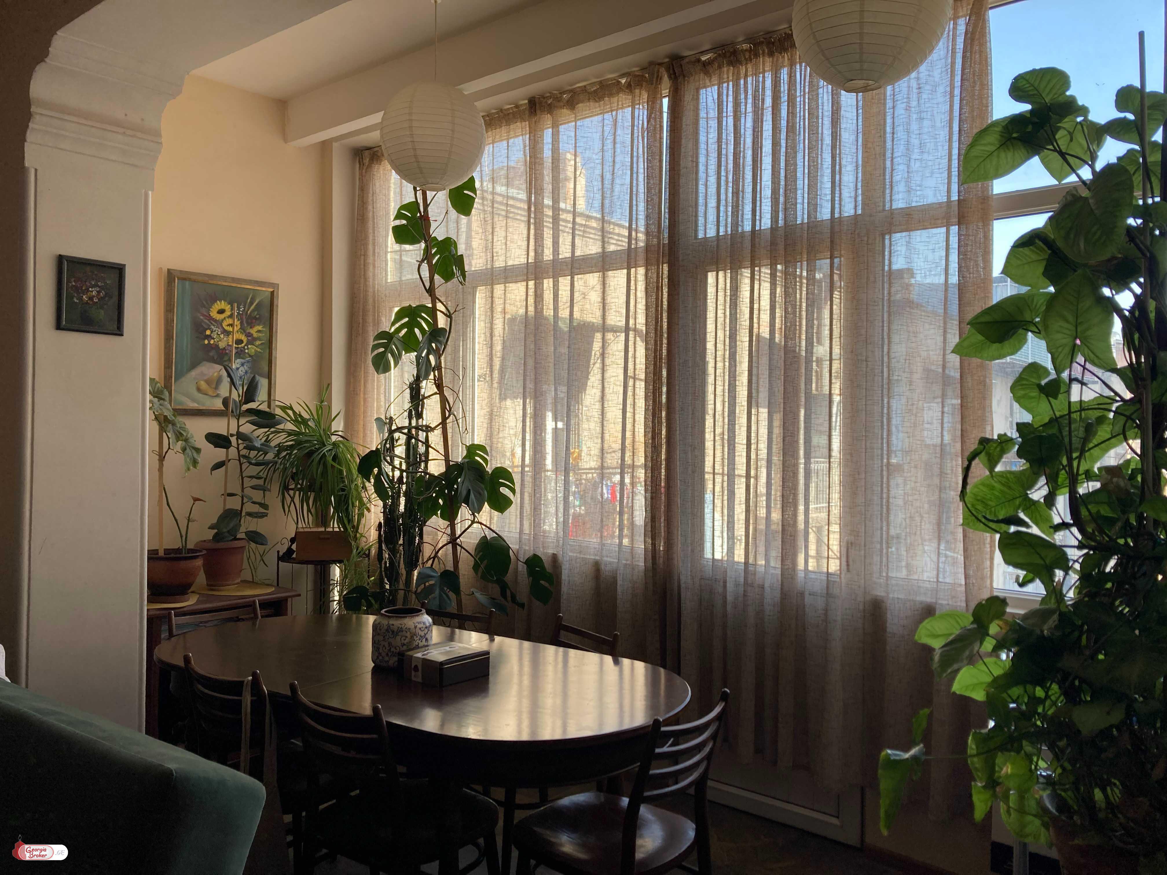 nearly repaired 2-room apartment for sale