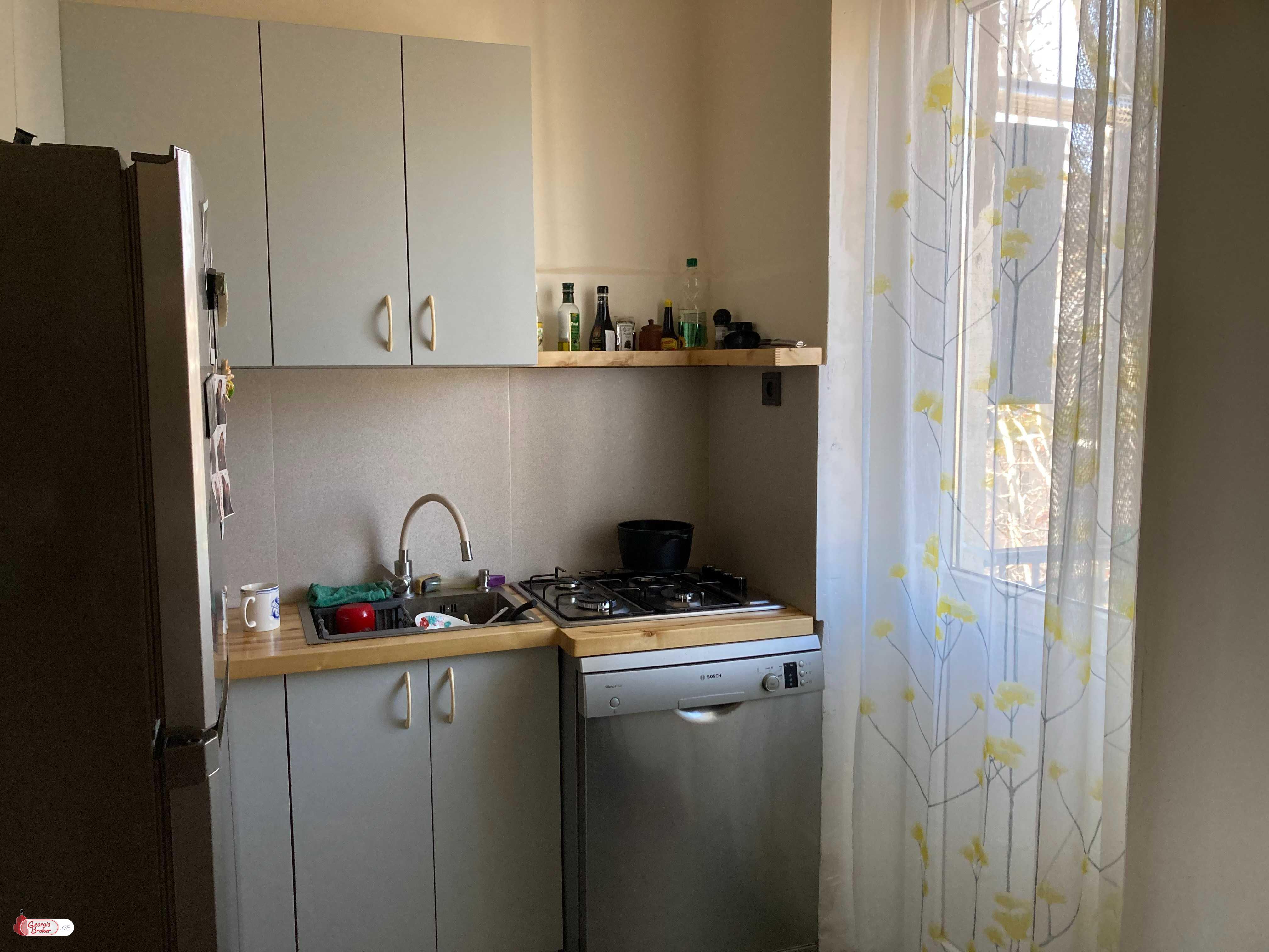 nearly repaired 2-room apartment for sale