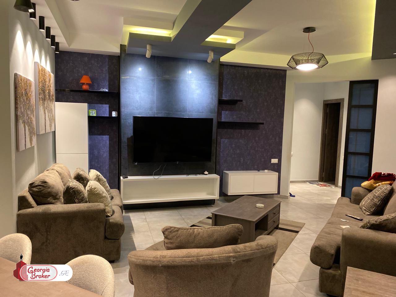 nearly repaired 5-room apartment for sale