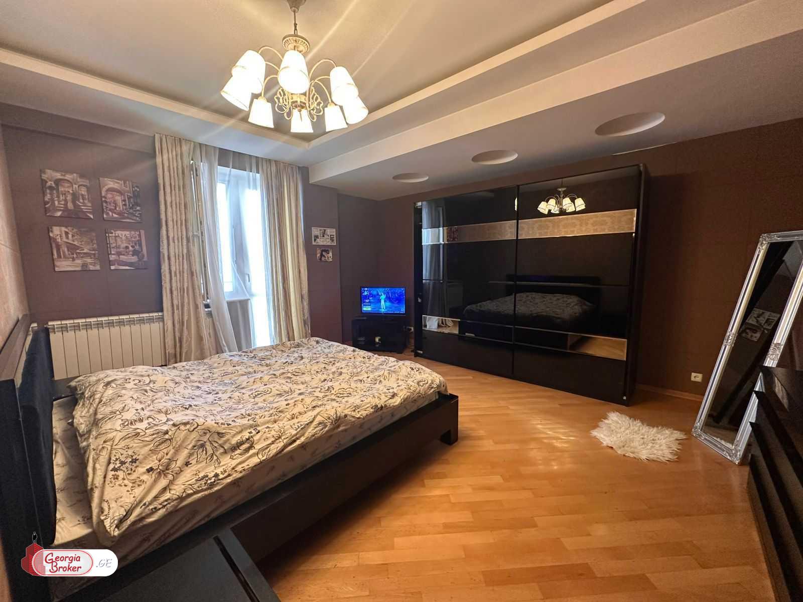 nearly repaired 5-room apartment for sale