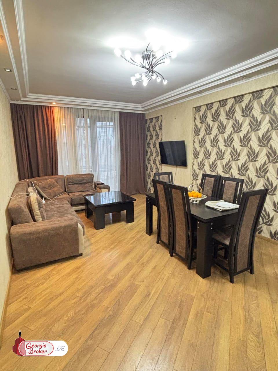 продается квартира с новым ремонтом 3-комнаты