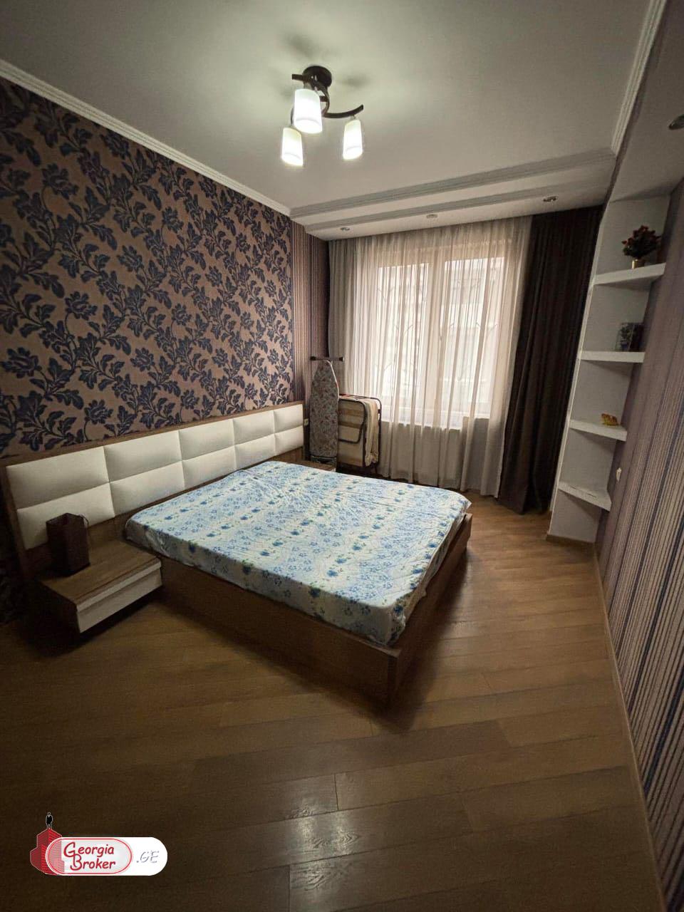 продается квартира с новым ремонтом 3-комнаты