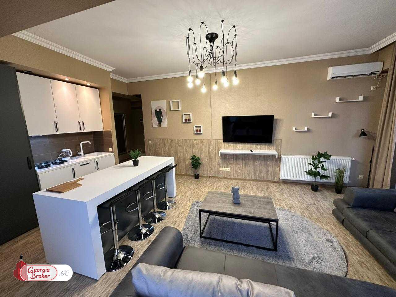 продается квартира с новым ремонтом 3-комнаты