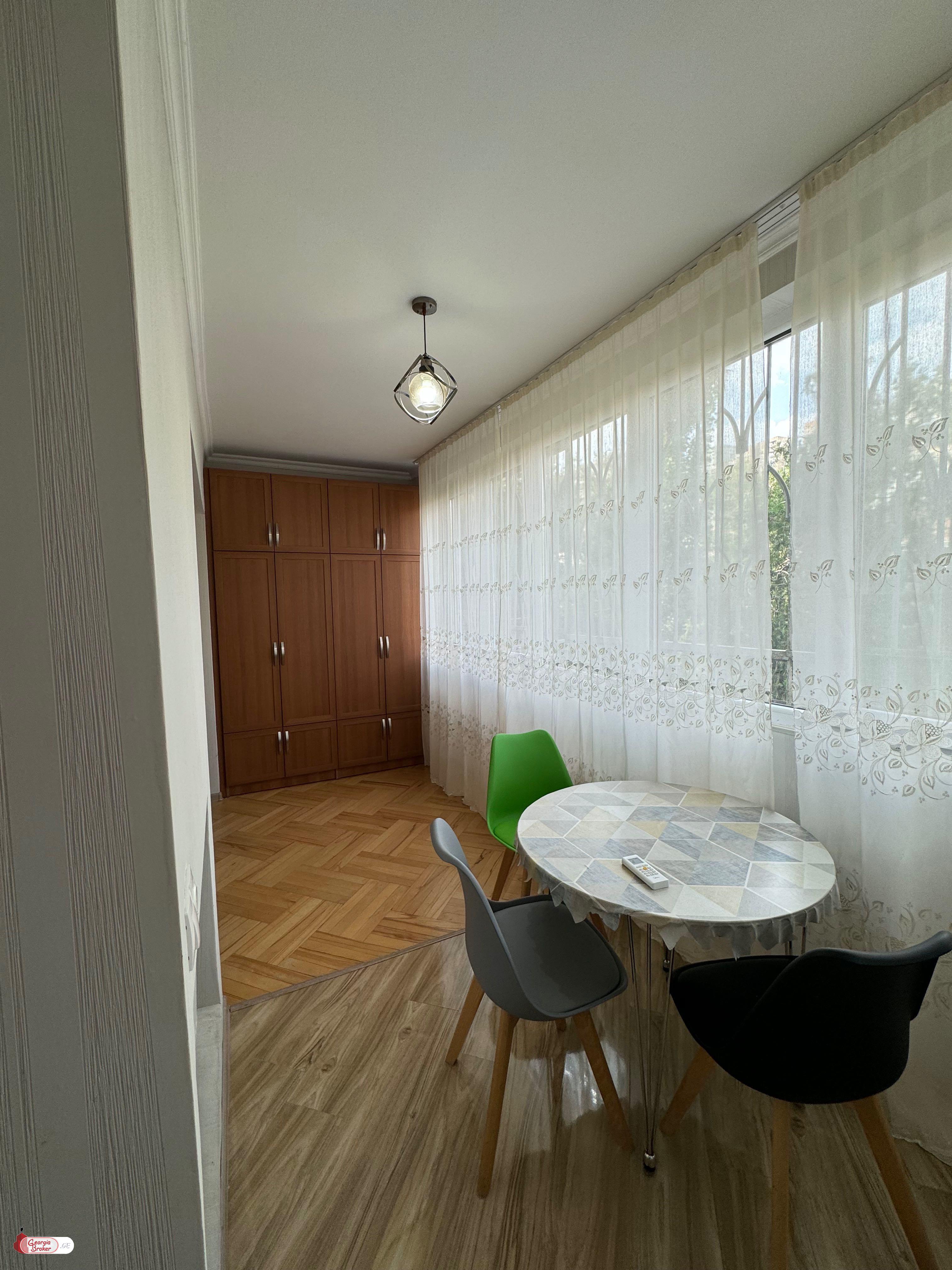 nearly repaired 3-room apartment for sale