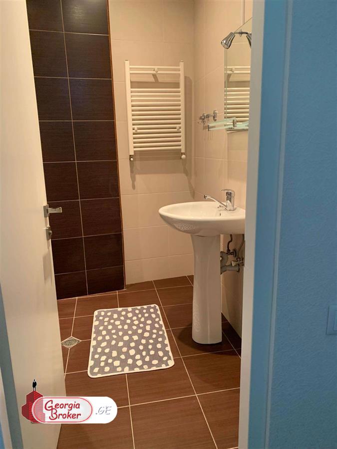 იყიდება ახალი გარემონტებული 3 ოთახიანი ბინა