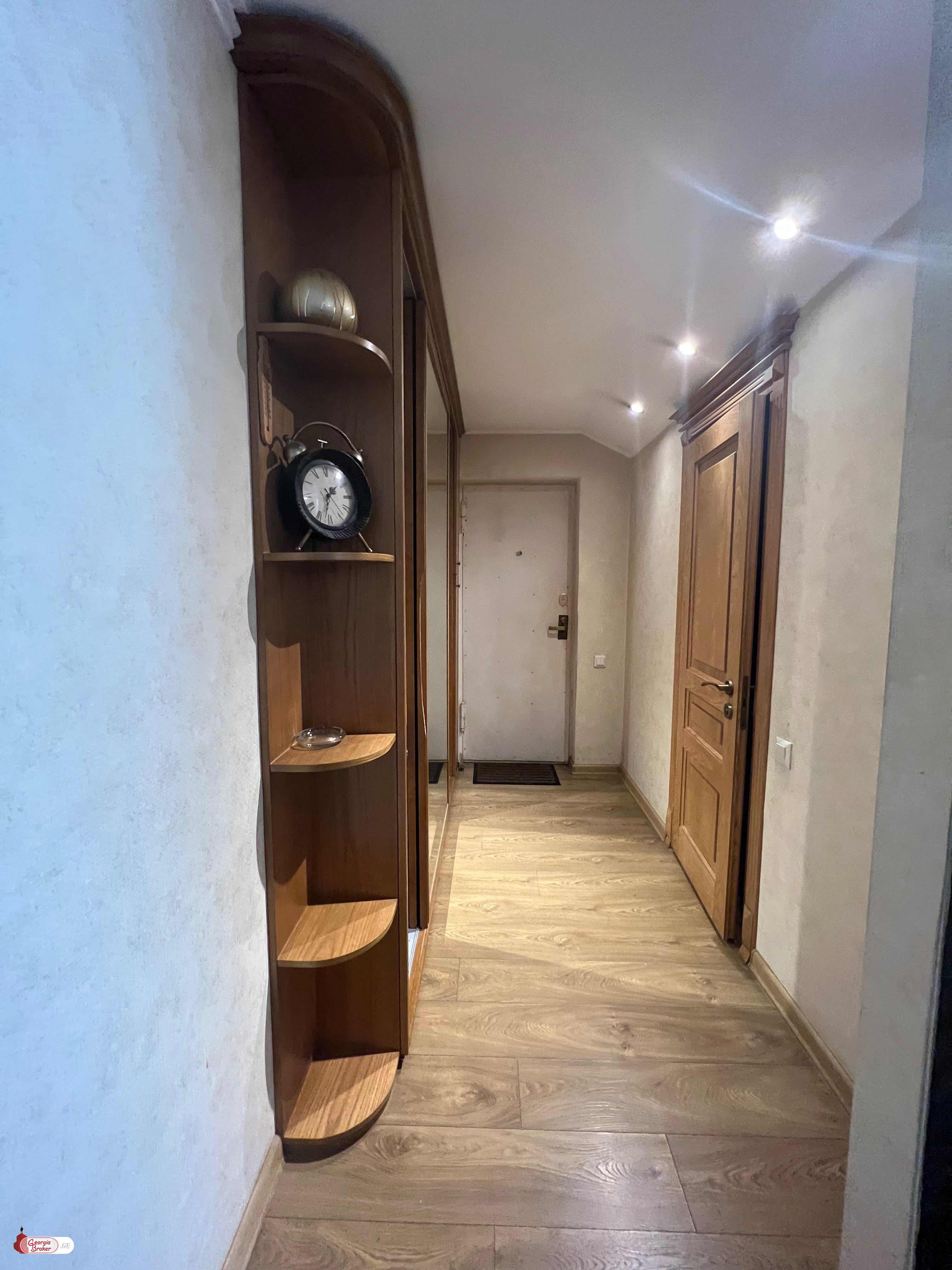 продается квартира с новым ремонтом 2-комнаты