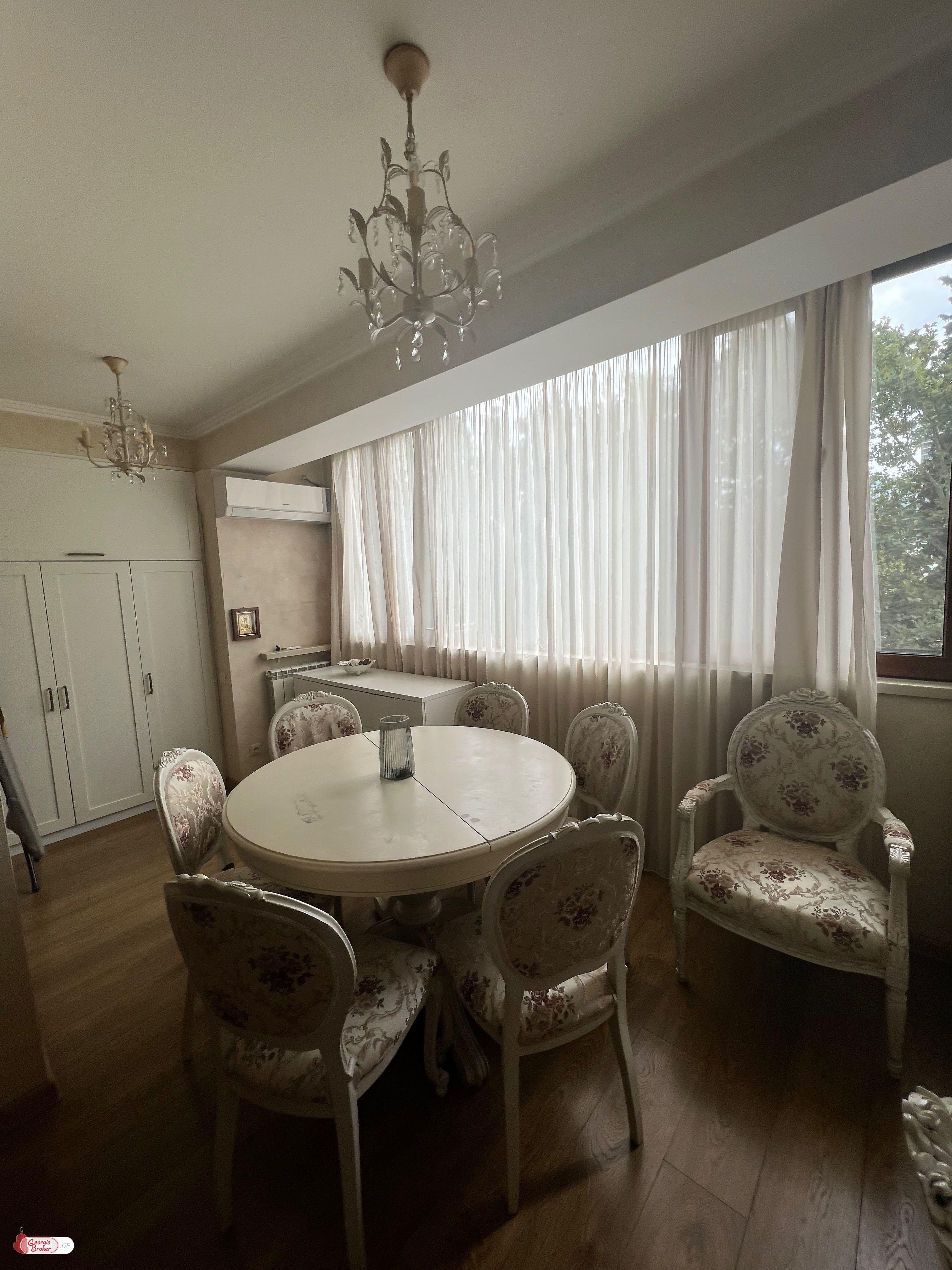 продается квартира с новым ремонтом 2-комнаты