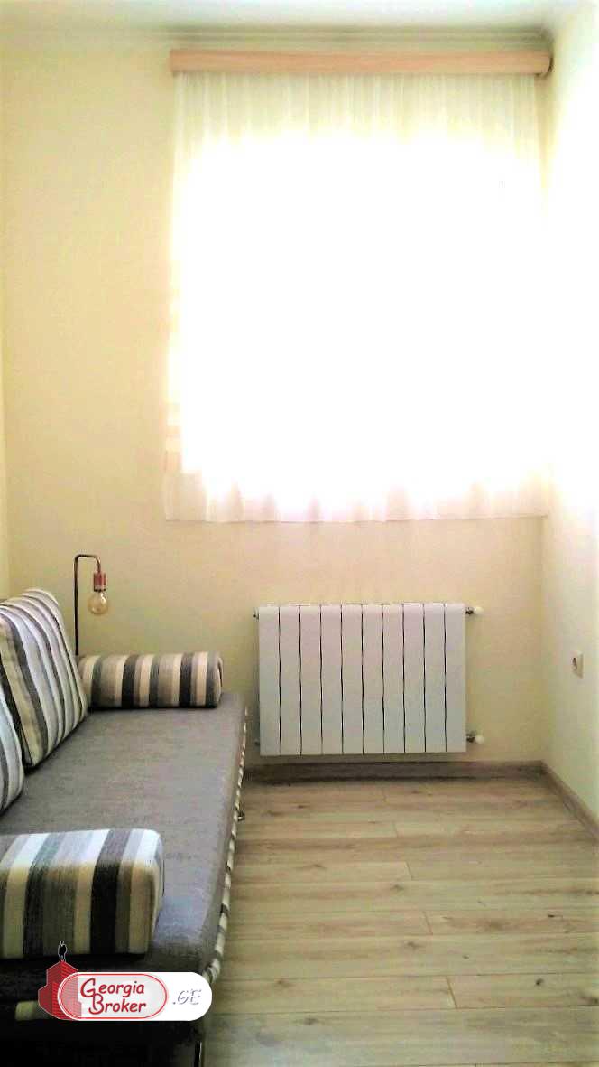 продается квартира с новым ремонтом 3-комнаты