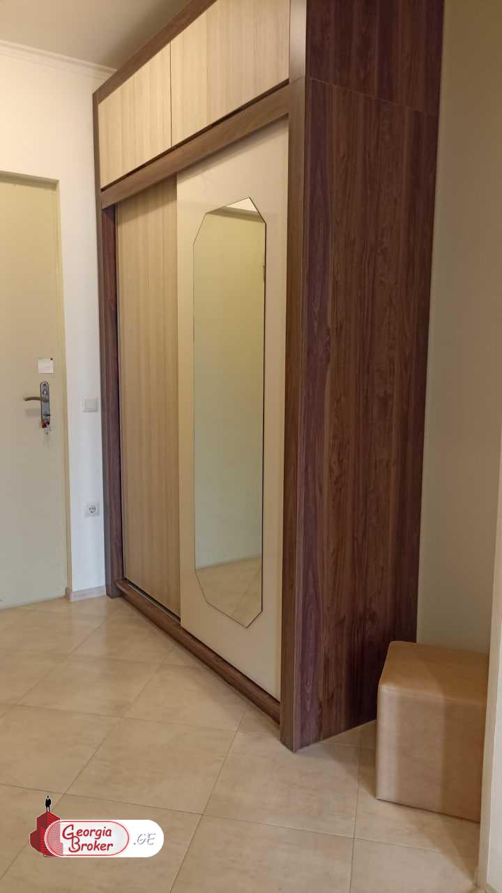 продается квартира с новым ремонтом 3-комнаты