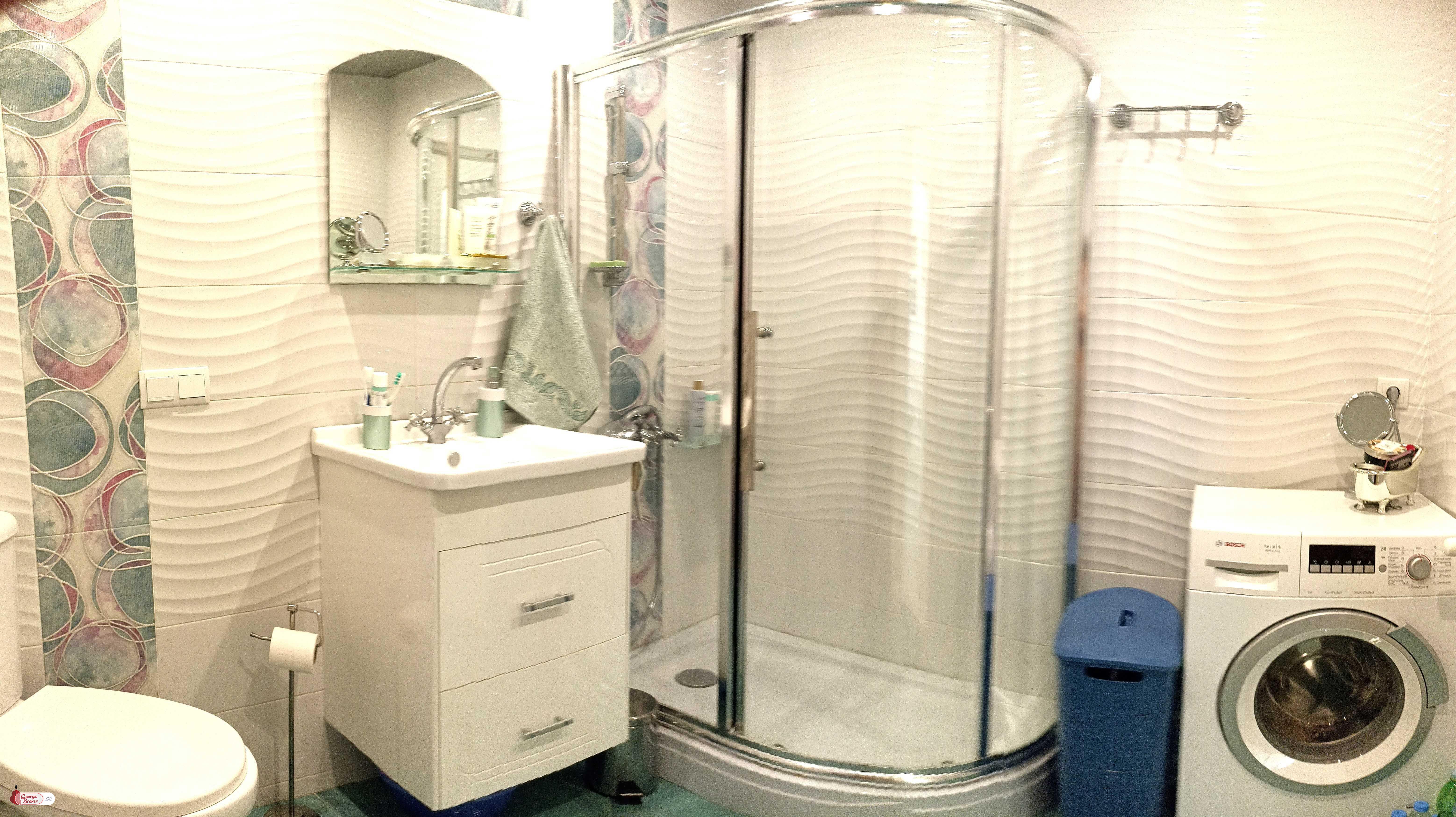 продается квартира с новым ремонтом 3-комнаты