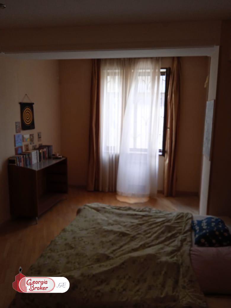 nearly repaired 8-room apartment for sale