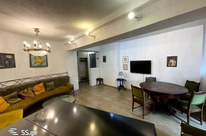 იყიდება ახალი გარემონტებული 4 ოთახიანი ბინა