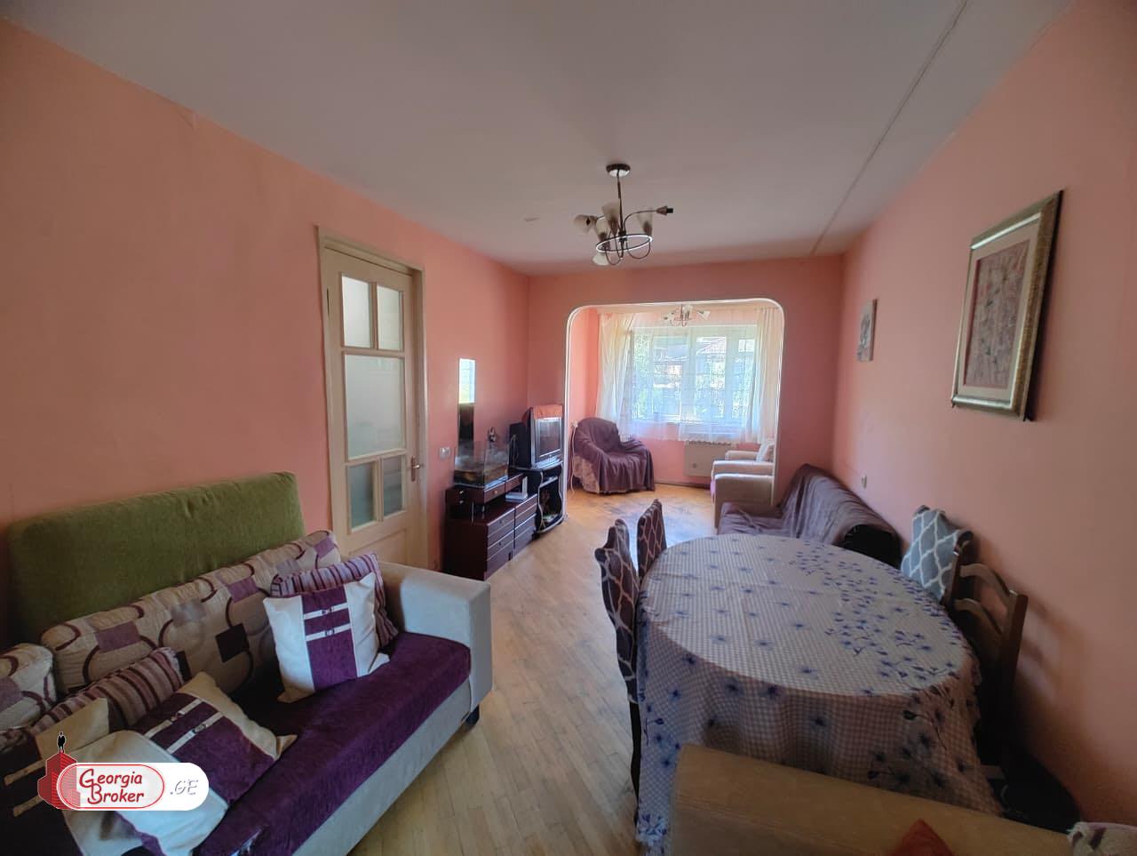 nearly repaired 3-room apartment for sale