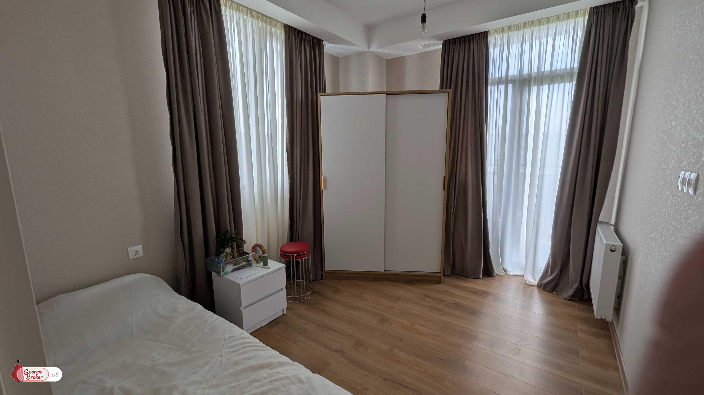 nearly repaired 3-room apartment for sale