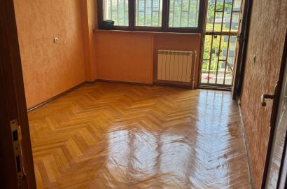 nearly repaired 4-room apartment for sale