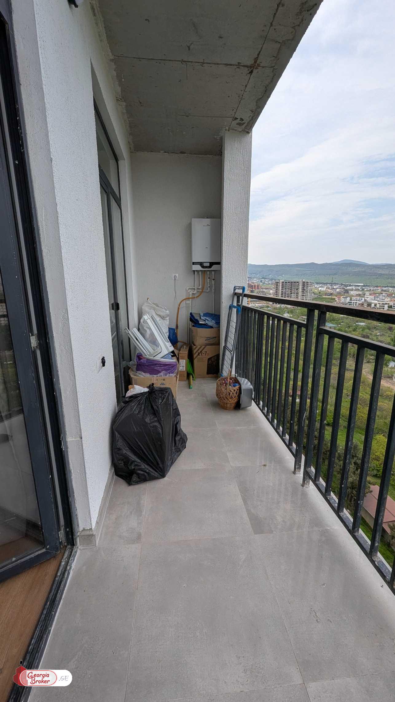 nearly repaired 3-room apartment for sale