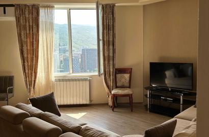 იყიდება ახალი გარემონტებული 5 ოთახიანი ბინა