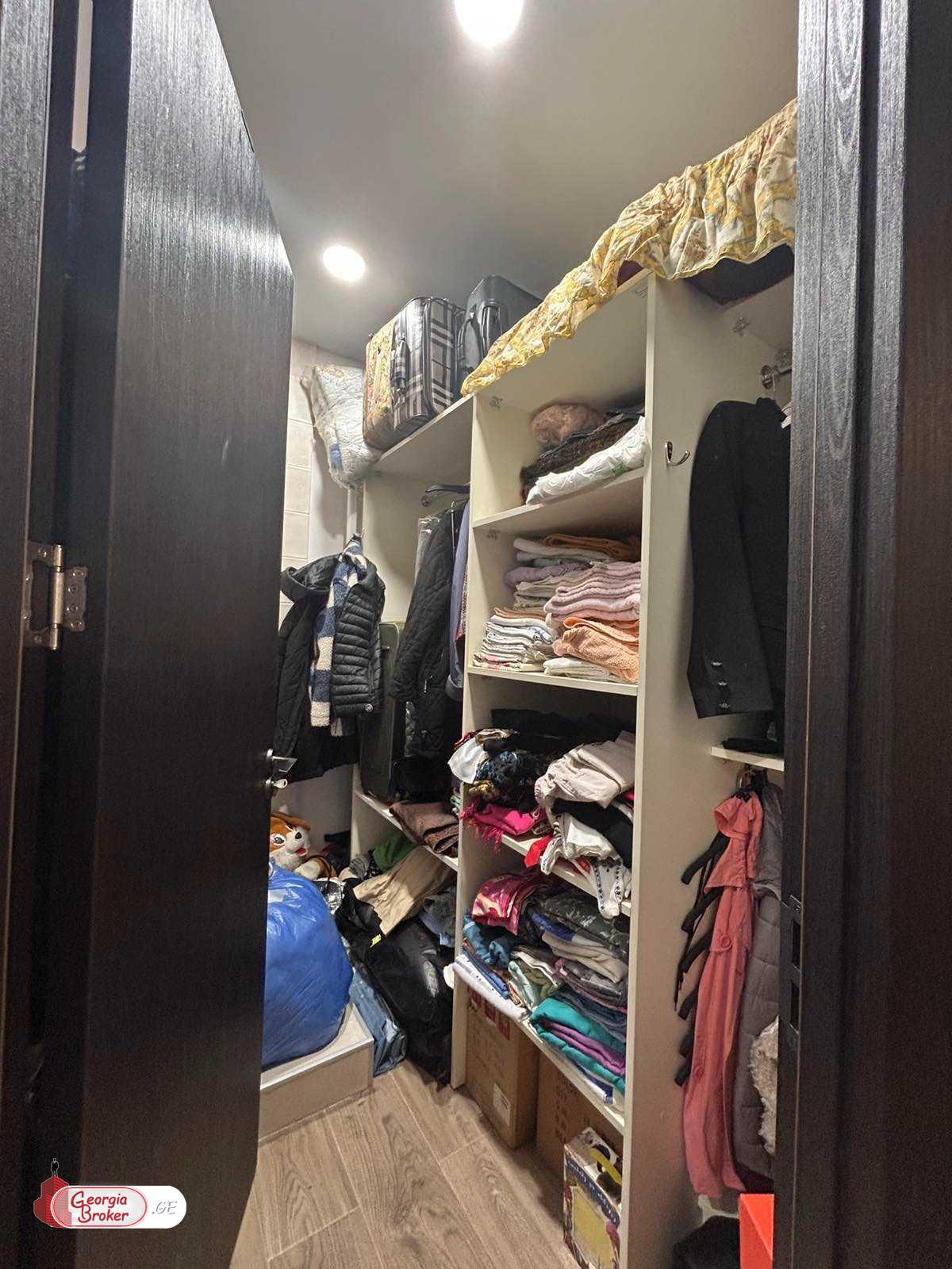 nearly repaired 3-room apartment for sale