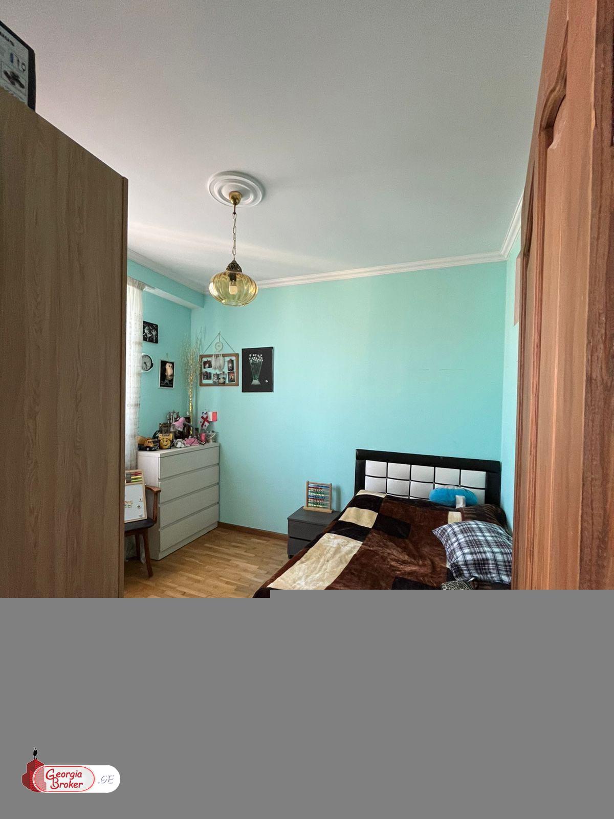 იყიდება ახალი გარემონტებული 6 ოთახიანი ბინა