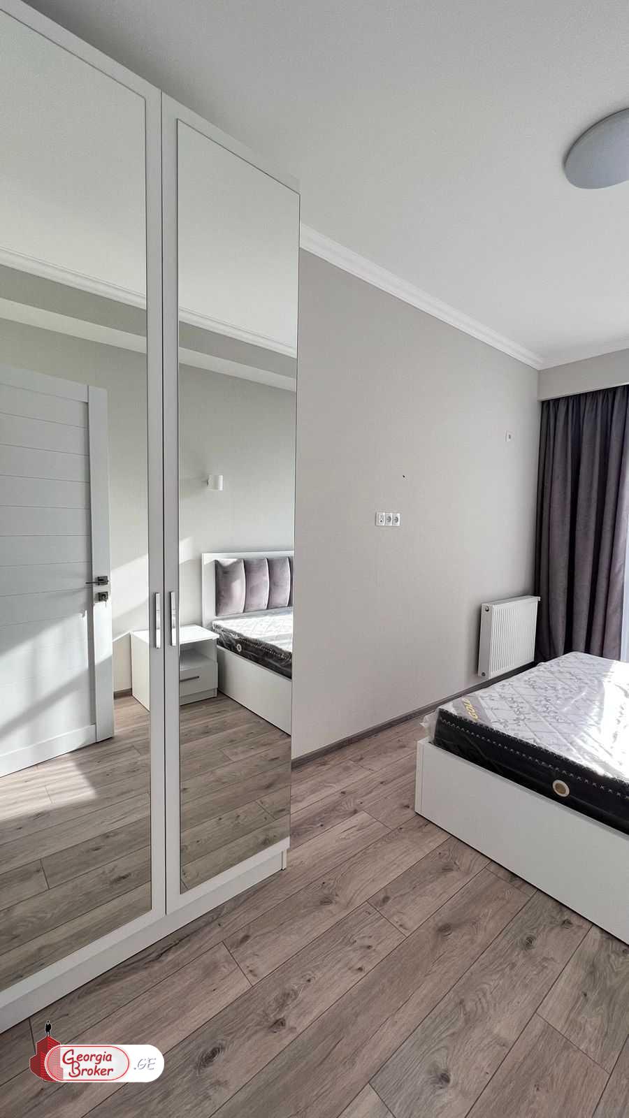 продается квартира с новым ремонтом 3-комнаты